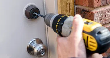Security Locksmith Services Fort Myers, FL 239-314-0235 - 13-Key-Broke-In-Lock
